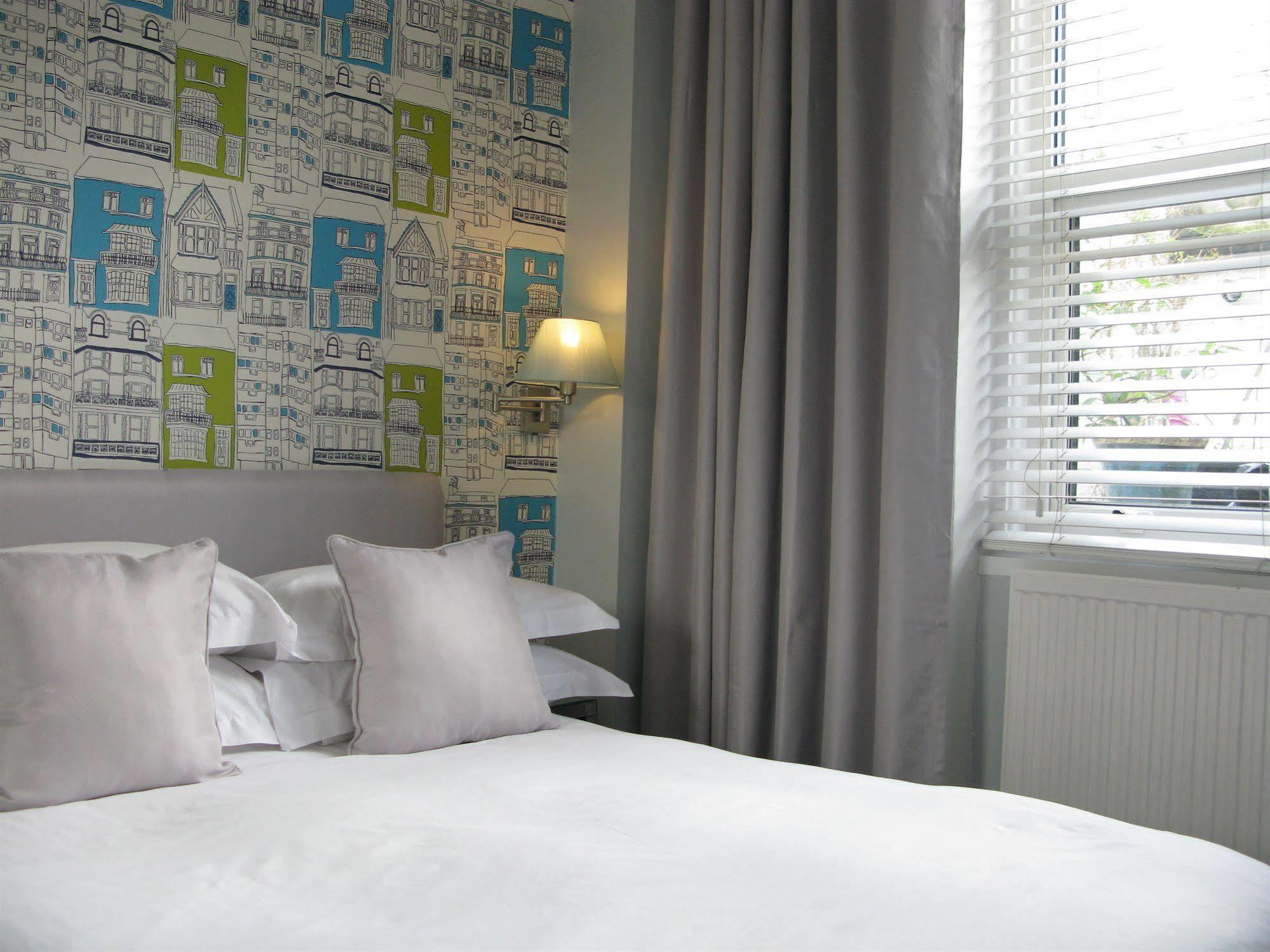 Oyo Lifestyle Hotel Sea Breeze Brighton Екстериор снимка