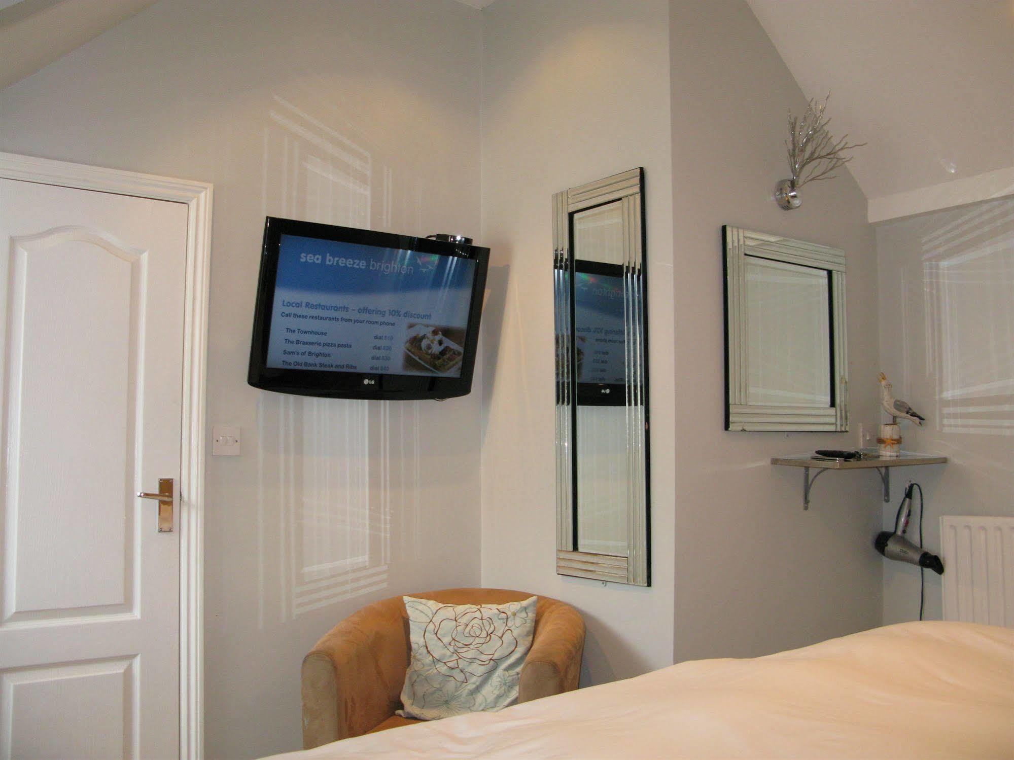 Oyo Lifestyle Hotel Sea Breeze Brighton Екстериор снимка