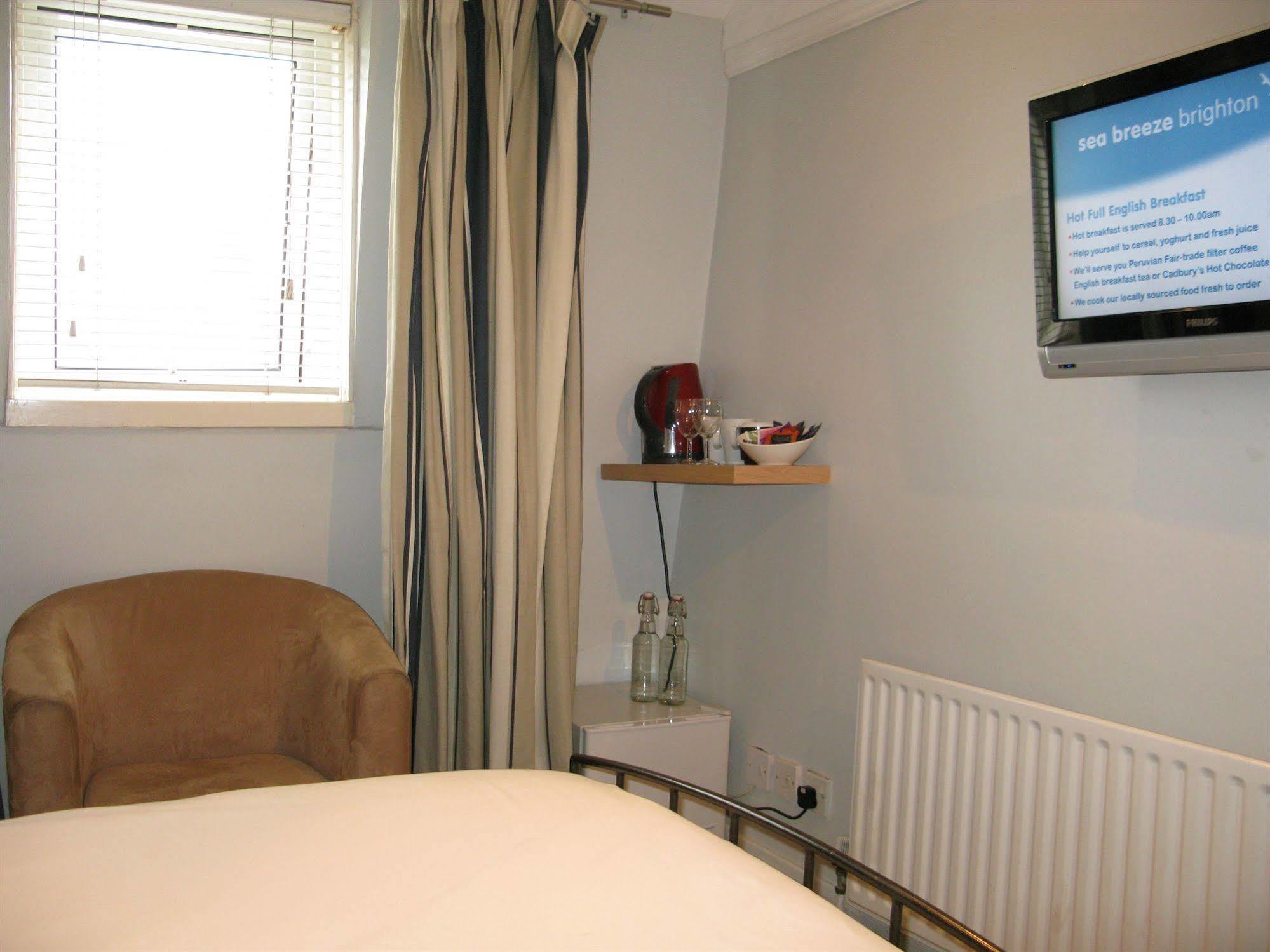 Oyo Lifestyle Hotel Sea Breeze Brighton Екстериор снимка