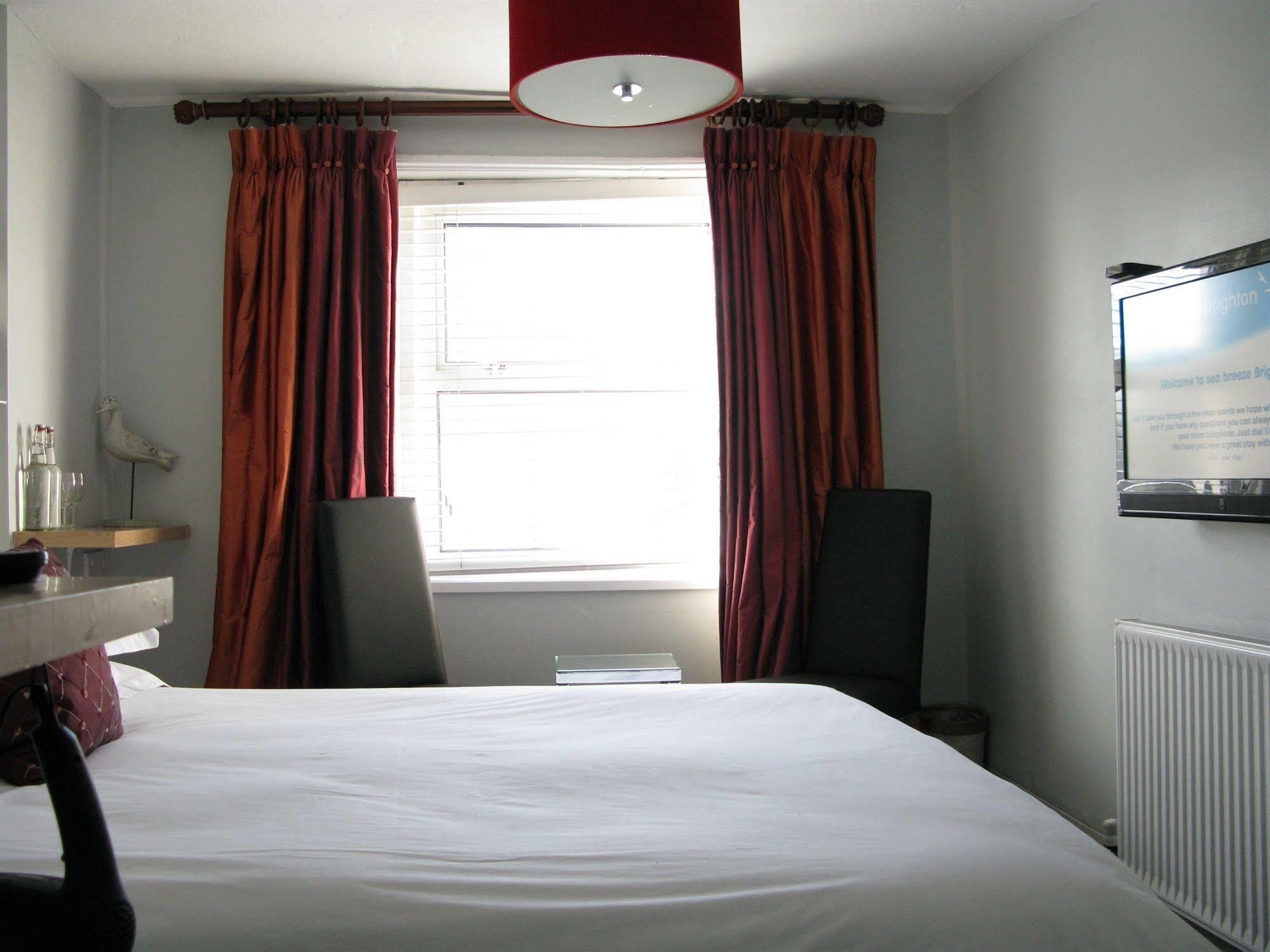 Oyo Lifestyle Hotel Sea Breeze Brighton Екстериор снимка