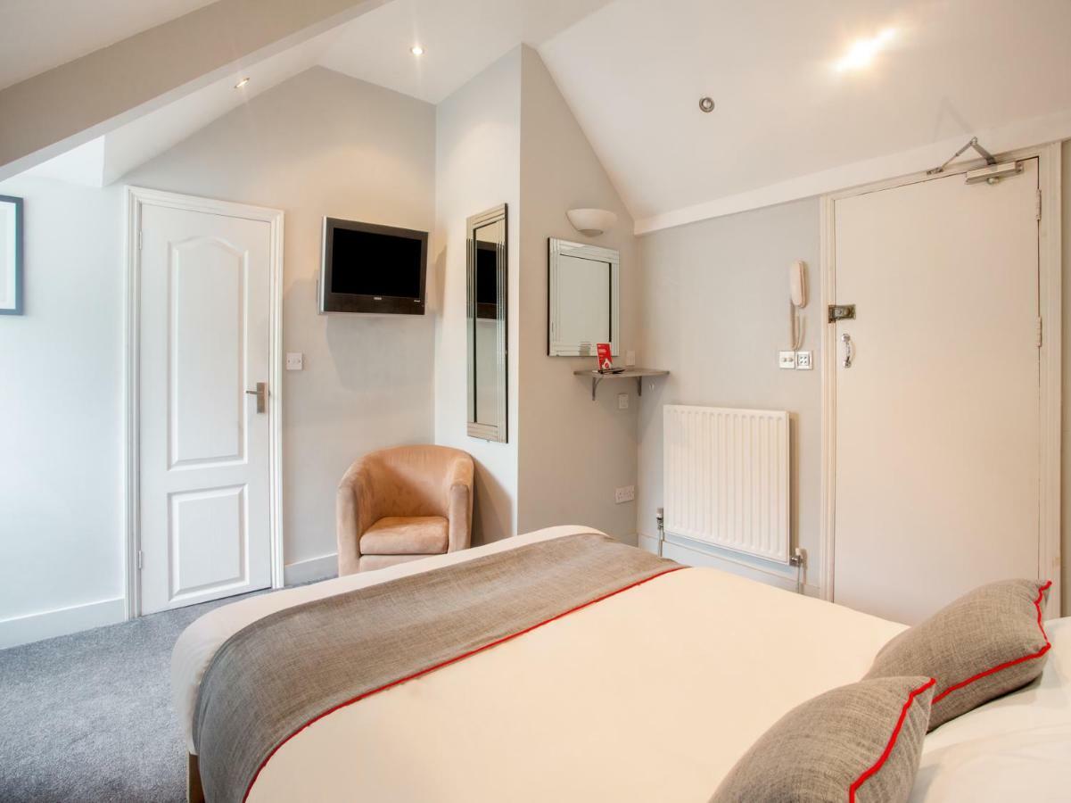 Oyo Lifestyle Hotel Sea Breeze Brighton Екстериор снимка