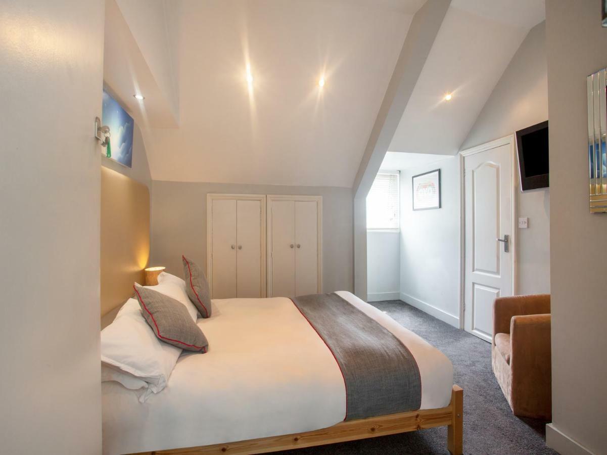 Oyo Lifestyle Hotel Sea Breeze Brighton Екстериор снимка