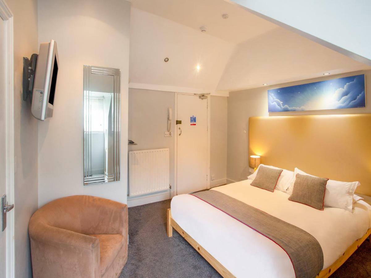 Oyo Lifestyle Hotel Sea Breeze Brighton Екстериор снимка